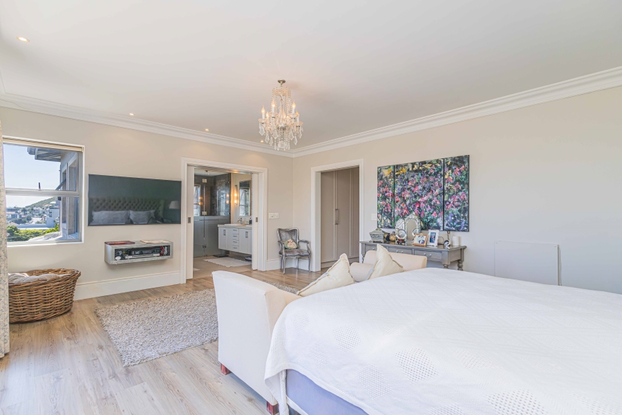 4 Bedroom Property for Sale in Fresnaye Western Cape